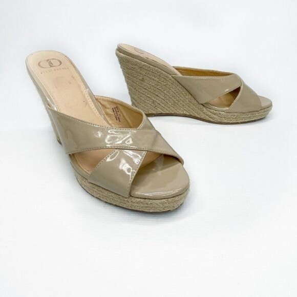 KELSI DAGGER 11 Nude Patent Leather Wedge Sandals Open Toe Summer - Picture 1 of 12